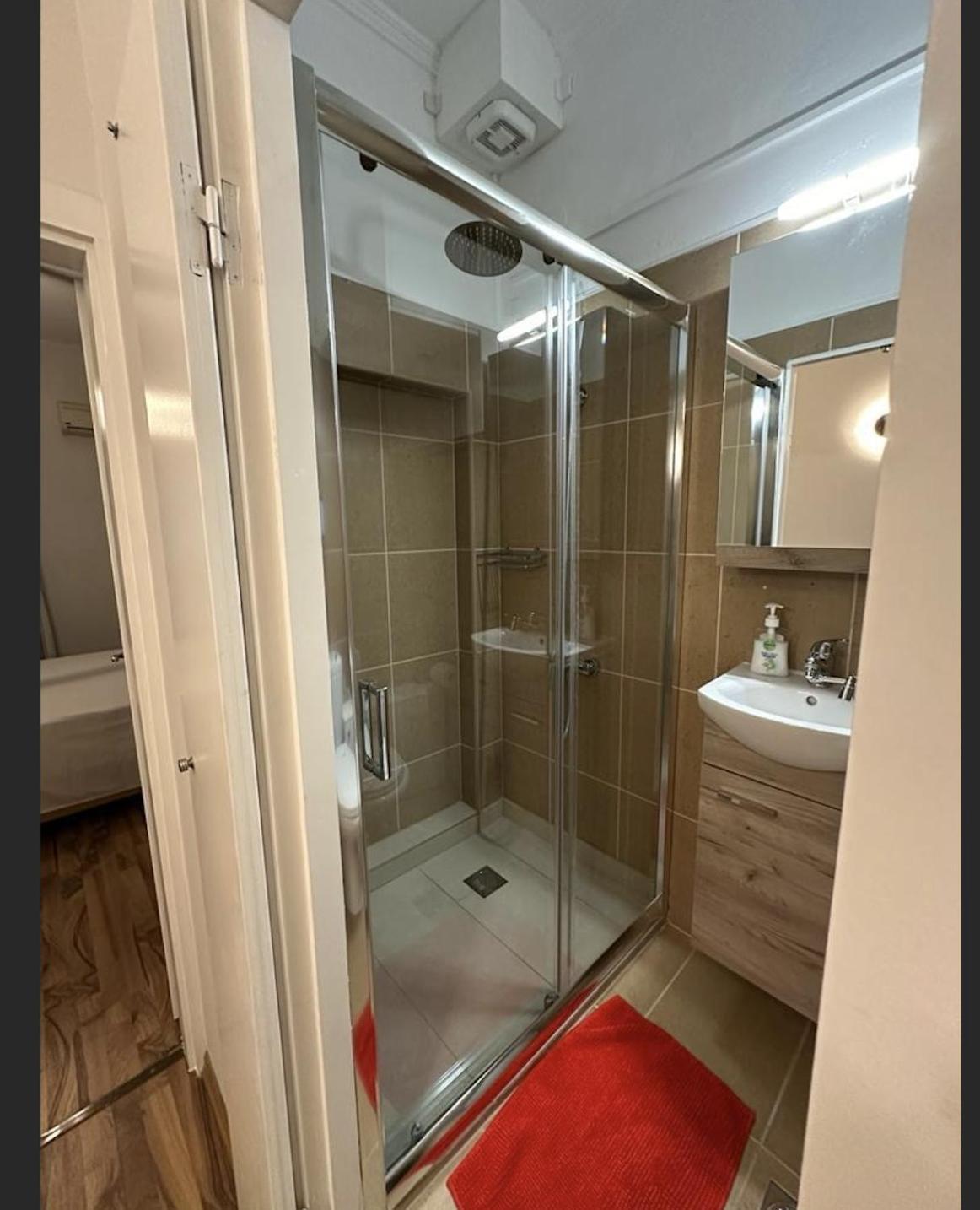 Modern Cozy Central Flat باترا المظهر الخارجي الصورة