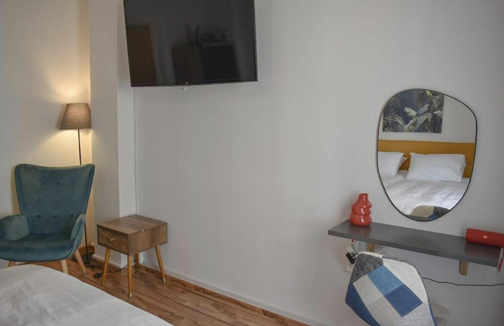 Modern Cozy Central Flat باترا المظهر الخارجي الصورة
